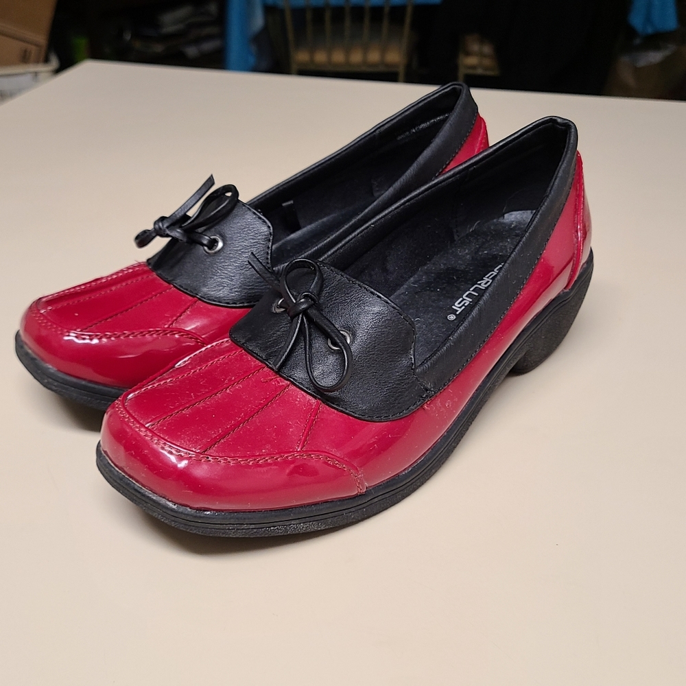 Wanderlust vegan leather duck shoes size 7